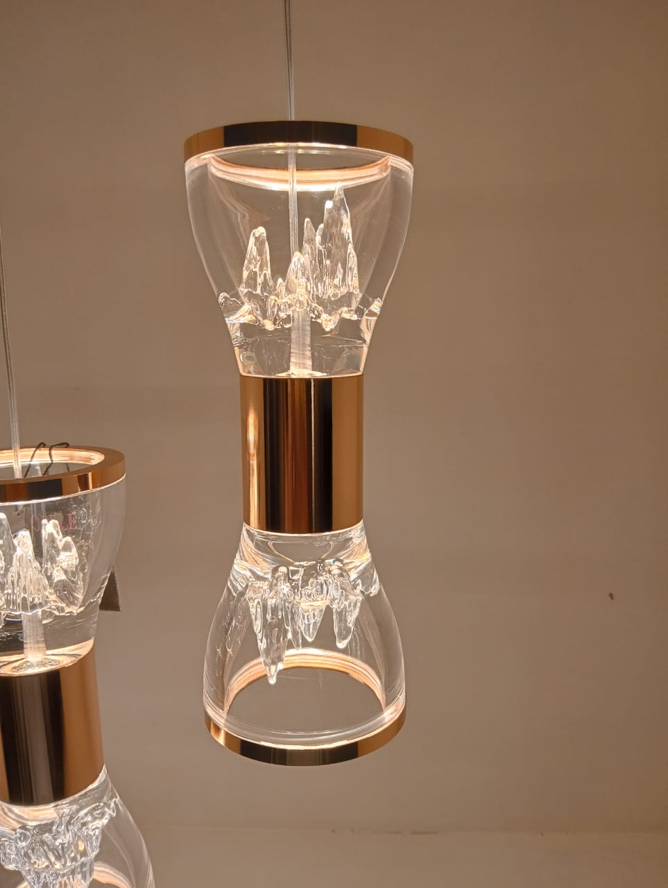 HOURGLASS PENDANT LIGHT