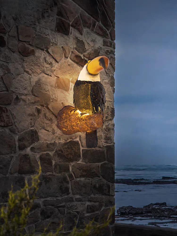 Toucan wall lamp