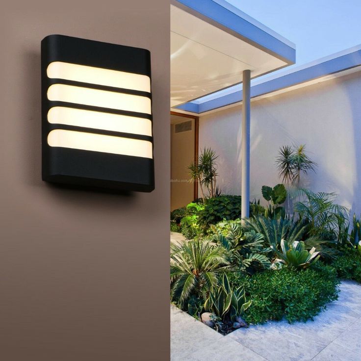 PATIO WALL LIGHT - AURA LIGHT