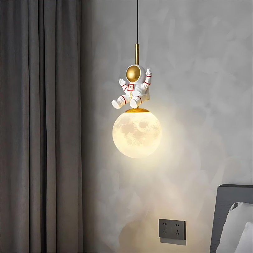 ASTRONAUT HANGING LIGHT - AURA LIGHT