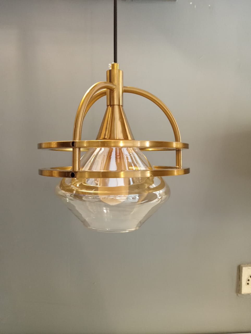 CLASSIC HANGING LIGHT - AURA LIGHT