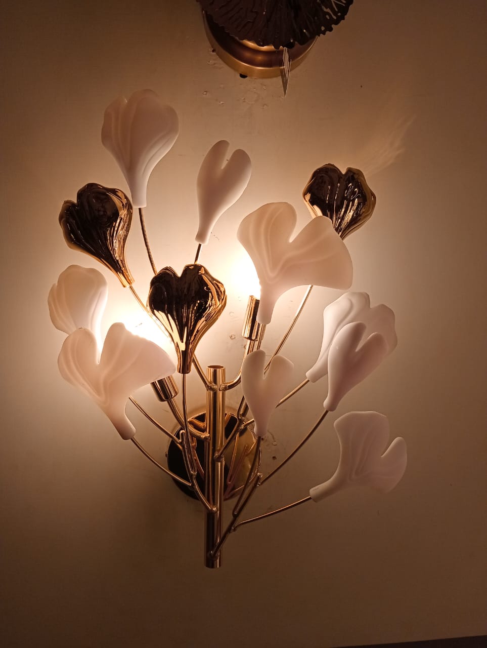 Flower wall light