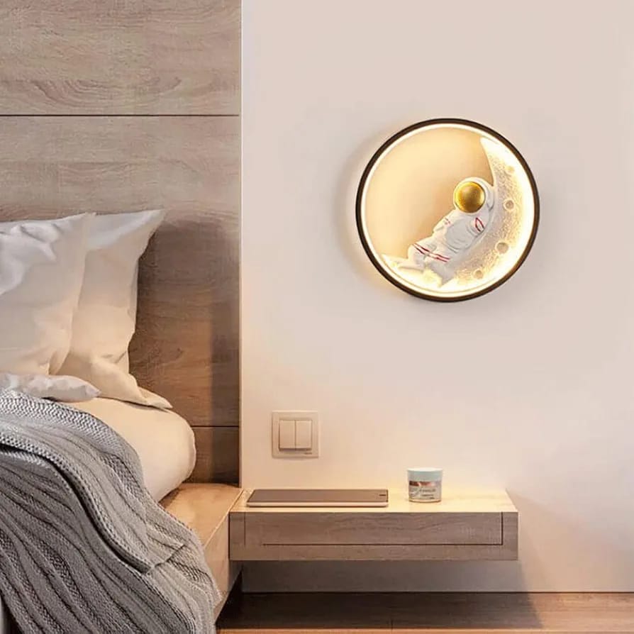 Astronaut wall light - AURA LIGHT